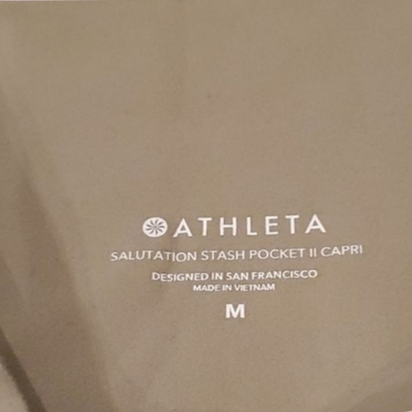 Athleta Light Olive Green Cropped Leggings. Size M - Picture 5 of 6